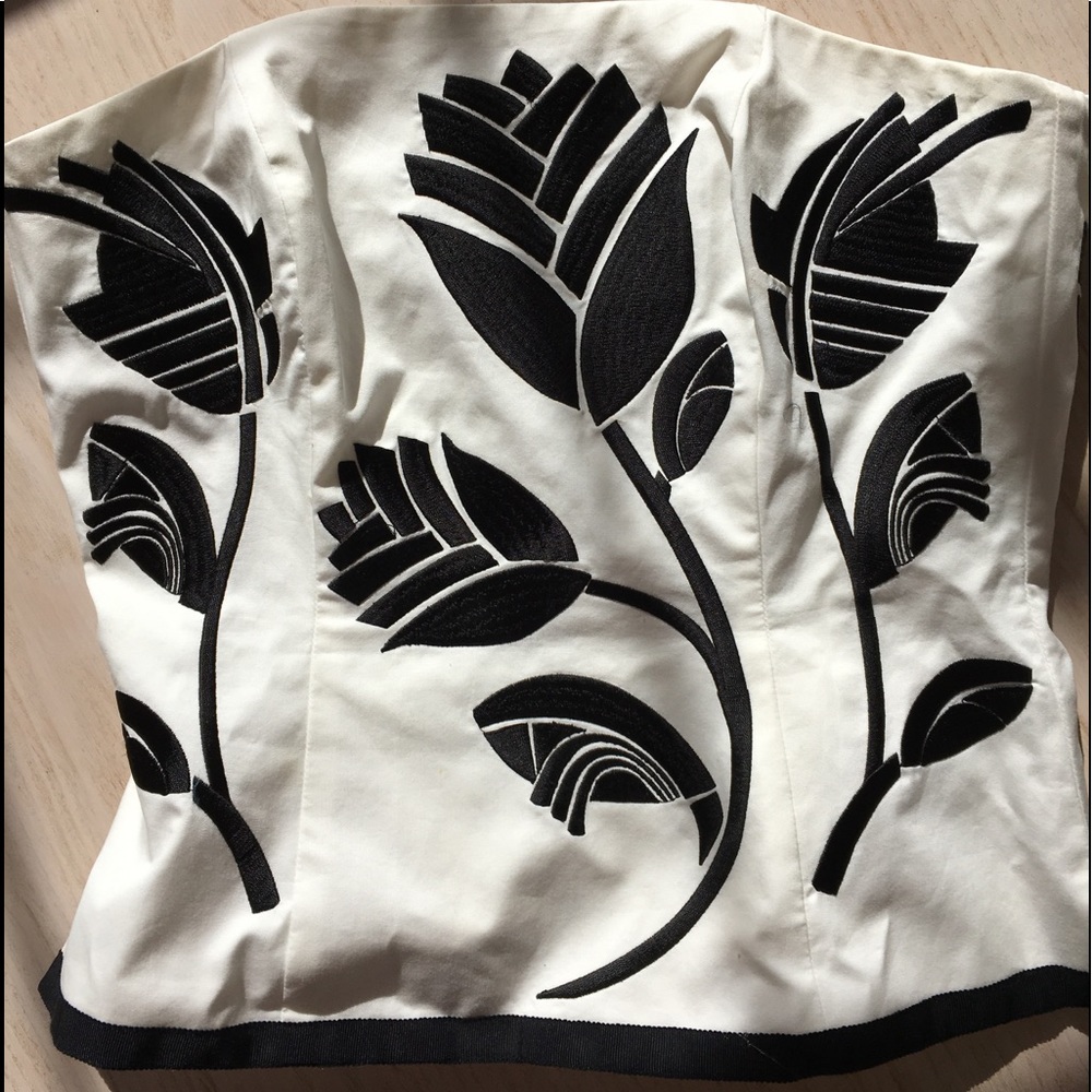 WHBM Black and white  strapless floral top Size 4